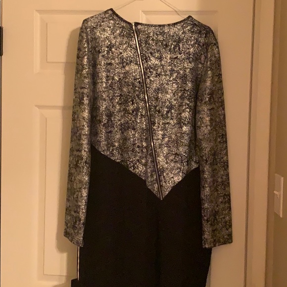 Women’s Dress - Picture 2 of 4